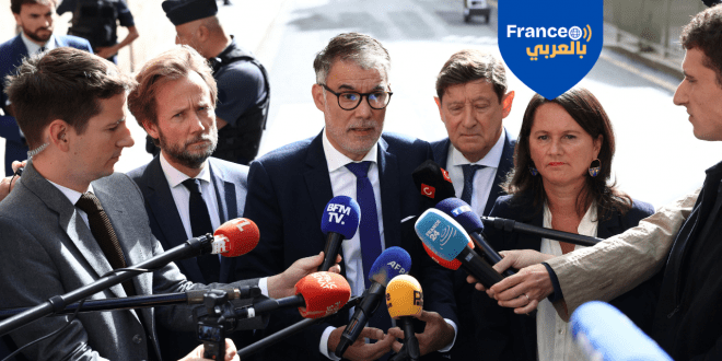 قيادات الحزب الاشتراكي الفرنسي – أوليفييه فور، بوريس فالود، باتريك كانير، وجوهانا رولان – يتحدثون للصحافة عقب لقائهم مع رئيس الوزراء الجديد سيباستيان لوكورنو في مقر "ماتينيون" بباريس، في إطار مشاورات الحكومة مع قادة الأحزاب، 17 سبتمبر 2025.