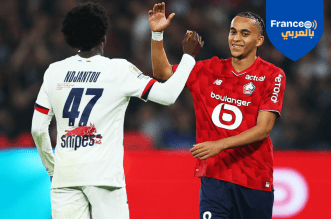 نهاية مواجهة مثيرة بين ليل وباريس سان جيرمان، حيث صافح إيثان مبابي لاعب ليل نظيره كوينتن نديانتو من باريس، في مشهد يجسد قيم الاحترام والتنافس النزيه بعد تعادل الفريقين في ملعب بيار موروا