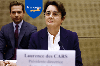 لورانس دي كارس، رئيسة ومديرة متحف اللوفر، قبل بدء جلسة استماع لها في مجلس الشيوخ الفرنسي حول السطو الذي تعرض له المتحف