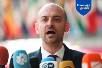 وزير الخارجية الفرنسي، جان نويل بارو يتحدث للصحافيين في بروكسل